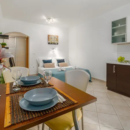 Pinia-marina * Πόρετς