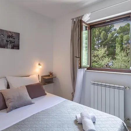 Pinia-marina Apartman *