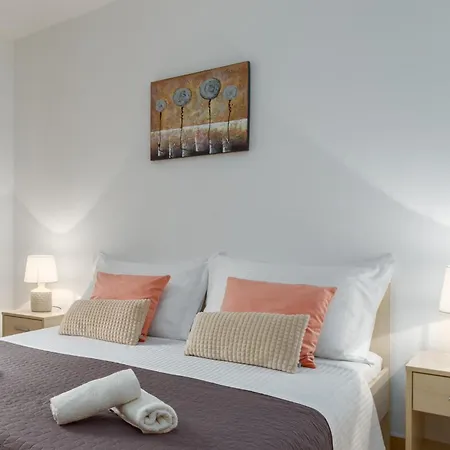 Pinia-marina Apartman *