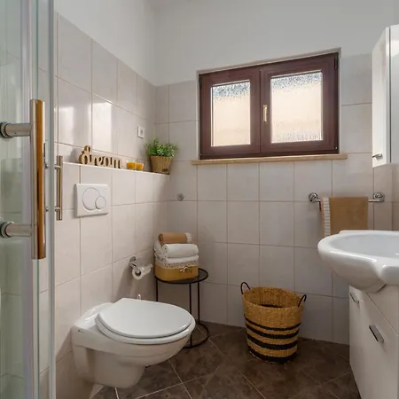 Pinia-marina Apartman