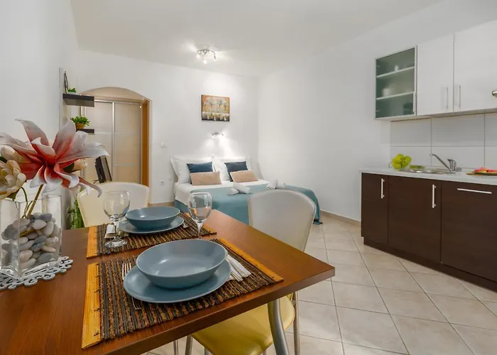 Pinia-marina * Porec