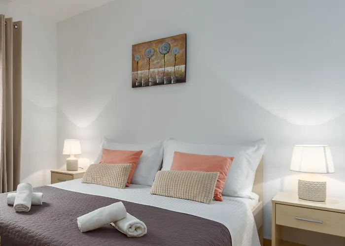 Pinia-marina Apartament *